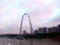 St. Louis - Gateway Arch z Eads Bridge